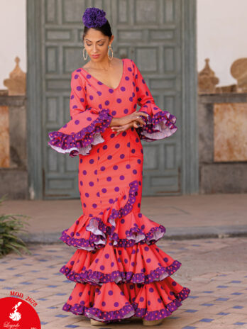 Traje de Flamenca Coral con Lunares Morados y Manga al Codo [MOD 2678]