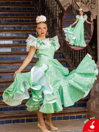 Traje de Flamenca Verde Agua con Lunares Blancos y Grandes Volantes en el Escote [MOD 2628]